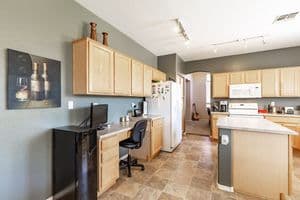 Spacious 5 BR Furnished 30 day rental! Great Pool! - 27