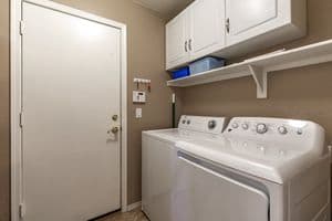 Spacious 5 BR Furnished 30 day rental! Great Pool! - 7