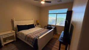 Spacious 5 BR Furnished 30 day rental! Great Pool! - 48
